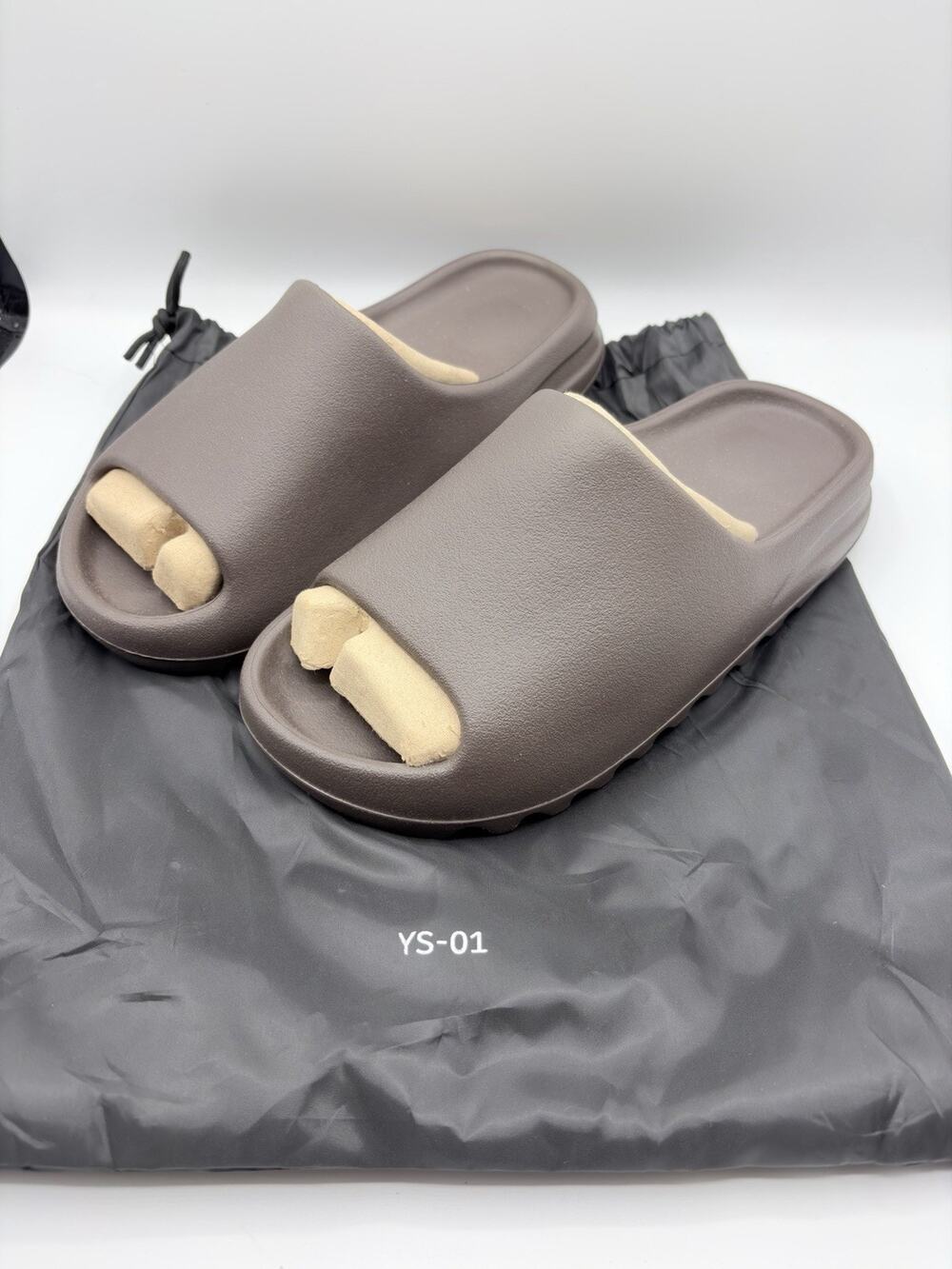 Yeezy YS-01 Slides Men’s US 9 Brown Chocolate KNOW YOUR SIZE New With Bag